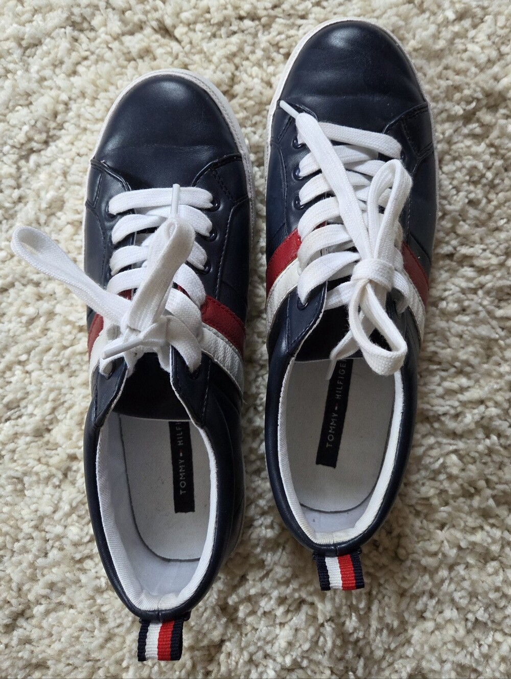 Tommy Hilfiger Navy Low-Top Sneakers – Size 8
